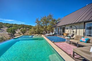 Spicewood Vacation Rental with Infinity Pool! - Spicewood - 0