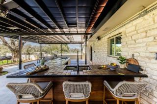 Magnificent 90-acre Texas Ranch Estate On San Marcos River - 5 Bedrooms - Newly Renovated & Professionally Furnished 9t Ranch By Boutiq - Gonzales - 5