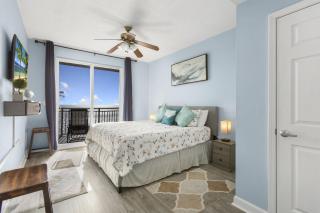 Emerald Chic BeachFront 2 bdr apt 4 beach seats and a cannope on us - Panama City Beach - 1
