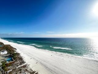 Emerald Chic BeachFront 2 bdr apt 4 beach seats and a cannope on us - 7