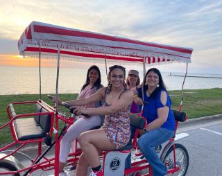 Hot tub, bench bike, kid pet friendly - 9