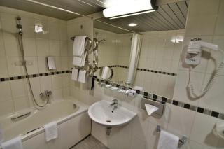 Riga Islande Hotel with FREE Parking - Riga - 9