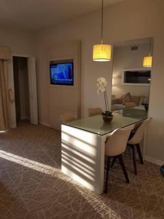 The Point Hotel & Suites - 503 Luxury - Pool view - Close to Universal - Orlando - 2