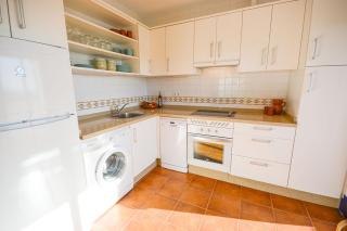 La Fuente APT6, Frigiliana Amazing 2 bedroom Family Apartment with views, Padel Court and 2 Pools HansOnHoliday Rentals - 3