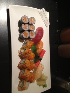 Yumi Hotel Sushi-Steaks & Friends - 1