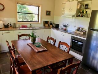 Serena Cottages Beechworth - Your Country Getaway - 2 - 8