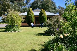 Serena Cottages Beechworth - Your Country Getaway - 2 - Beechworth - 0