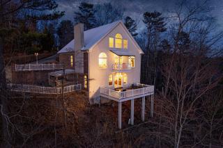 MAJESTIC MOUNTAIN MANOR- Spectacular Mtn & River VIEWS, 5bed 4ba,Resort amenities - Ellijay - 5