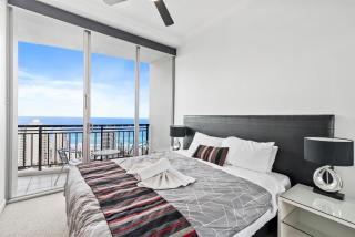 2 Bedroom Beach View Apartment in Surfers Paradise! Free Parking & Wifi - Gold Coast - 3