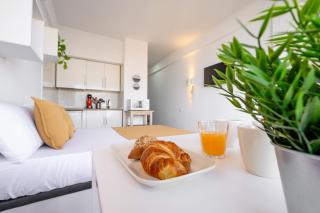 Sea & Mountain, front line, 1 min to beach by 10ToSea - Fuengirola - 7