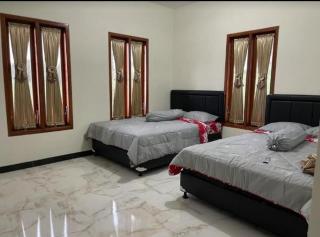 Bromo Seruni Astungkara Homestay - Probolinggo - 5
