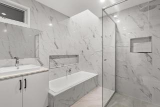 Mooroolbark Pet Friendly 4 Bedroom House - Kilsyth - 9