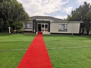 Selborne Lodge - East London - 5