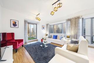 Contemporary & Roomy 2BR with Burj Khalifa view - Dubai - 9