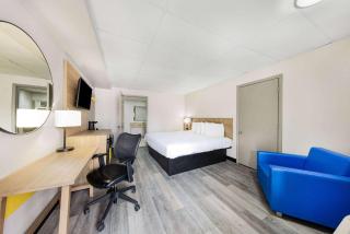 Days Inn by Wyndham Fredericksburg North - 2