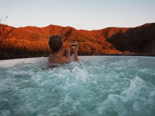 eremo artistico con hot tub idromassaggio e sala giochi - Neirone - 0