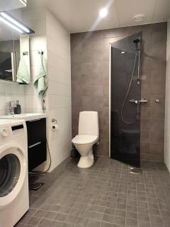Fully Equipped New Apartment With Free Parking - Tampere - 6