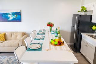 Remodeled 1BR Condo, Ocean Views with Free Parking! - Honolulu - 7
