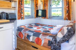 The Hideaway Hut - 1 Bed Shepherds Hut - Hereford - Hereford - 6
