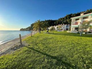 Triton-Seafront Family Apartment - Skála Foúrkas - 5