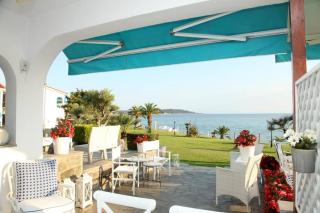 Triton-Seafront Family Apartment - Skála Foúrkas - 2
