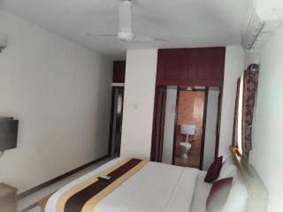 Kapsstone HOMESTAY- Apartments &Rooms near APOLLO &SHANKARA NETHRALAYA HOSPITALS -Greams Road - Chennai - 1