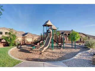 Coral Ridge Resort 4246 COZY, BEAUTIFUL TOWNHOME WITH LOTS OF ADDITIONAL PARKING! - Washington - 4