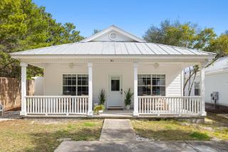 30A Beach House - Coconut Cottage by Panhandle Getaways - Santa Rosa Beach - 0