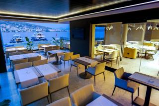 Yacht Premium Hotel - Sarandë - 1