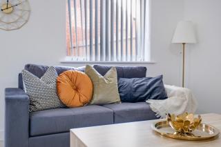 Modern 5 Bedroom 3 Bathroom Serviced House Aylesbury with Parking By 360Stays - Aylesbury - 9