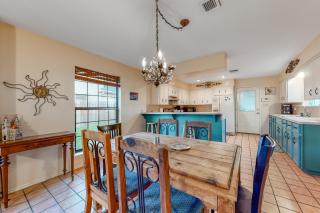 Birder's Heaven at 621 Palm - Laguna Vista - 0