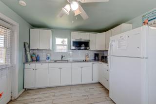Barefoot Bungalow SPV26 - Port Aransas - 6