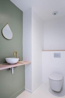 Cook's Bay Hotel & Suites - 4