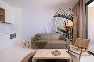 Cook's Bay Hotel & Suites - Paopao - 1