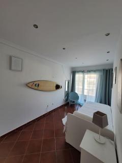 Beach and Surf House - Costa da Caparica - 1