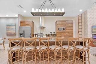 4 Bedrooms 45 Bathrooms Magic Village 7466 Bd - 2