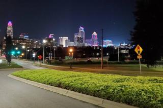 Suite 6, Sleep 4, Walk to Attractions in Uptown - Charlotte - 3