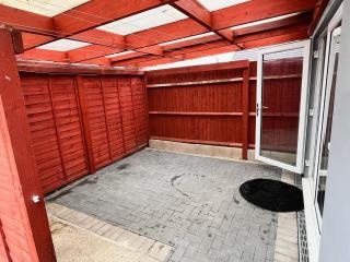 Full Studio Near Heathrow Airport & London - 4