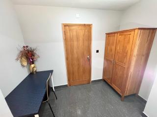 Full Studio Near Heathrow Airport & London - 7