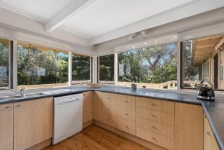 Surfside on Mollymook Beach - 4