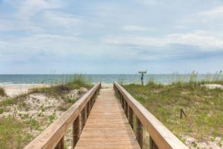 Good Times & Tan Lines Oceanview Condo Pet Friendly - Jacksonville Beach - 9