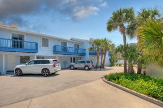 Good Times & Tan Lines Oceanview Condo Pet Friendly - Jacksonville Beach - 8