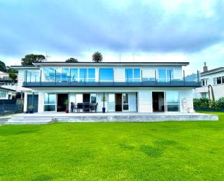 Beach Front Resort! - Maraetai - 9