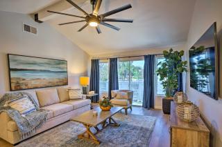 Cozy-Chic Condo Walk to Beach and Park! - 7