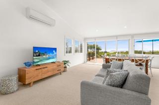 SilverTide Retreat - Rhyll - 5