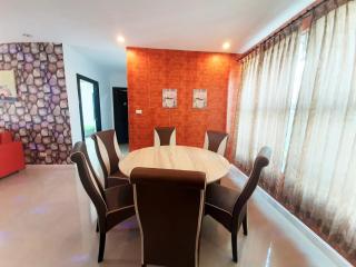 บ้านคาราโอเกะ พูลวิลล่า หัวหิน 3 ห้องนอน สระส่วนตัว พัก 6-15 คน - Hua Hin - 3