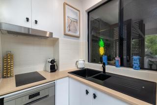 BOHO Bliss In The Best Position In Town, King Bed, 2 Pools, Free WIFI And Undercover Parking - Port Douglas - 2