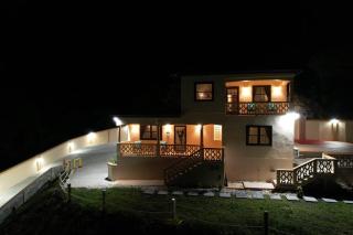 The Pearl - Spacious Air Conditioned 3BD, 2BTH Villa with Gorgeous Views - Old Road - 3