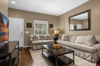 3 Bedrooms - 2 Bathrooms - Lucaya Village 11-103 - 6