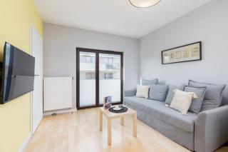 Solna Apartment with Parking Cracow by Noclegi Renters - Cracóvia - 0